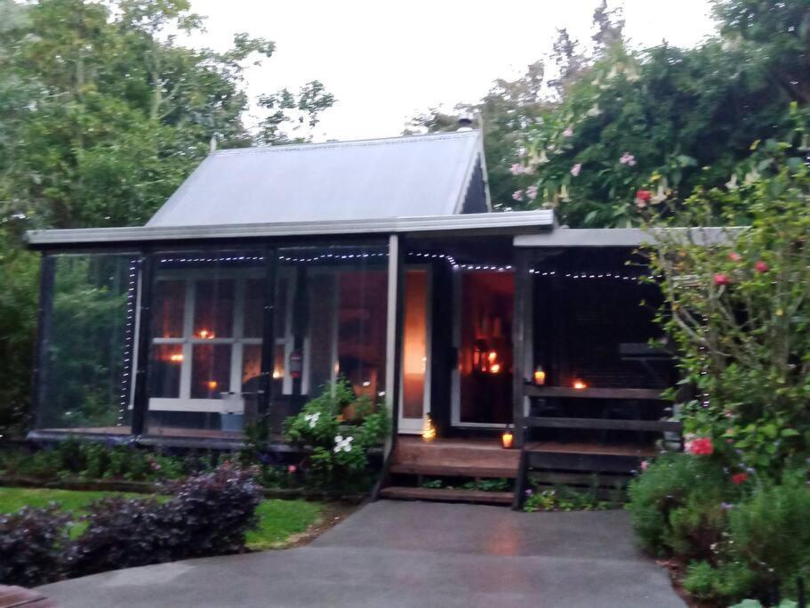 Warm Earth Cottages Aongatete Exterior photo